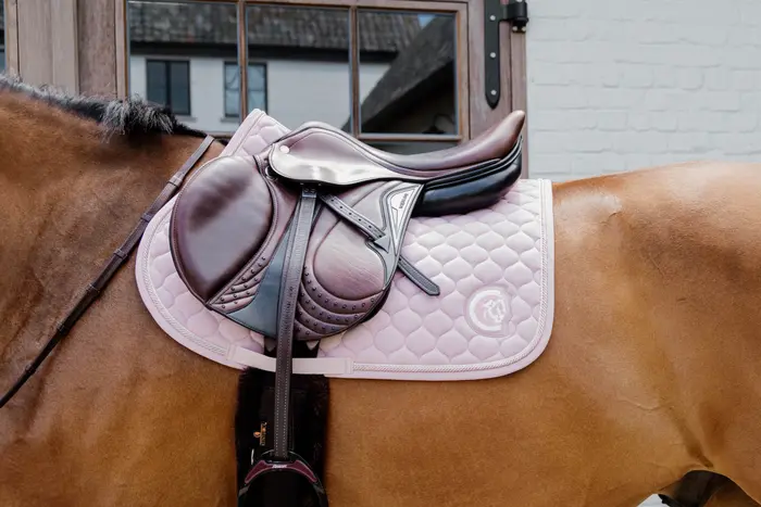Kentucky Horsewear Schabracke Springen mit 3D Logo Onion Quilt - hellrosa, Größe Warmblut Springen