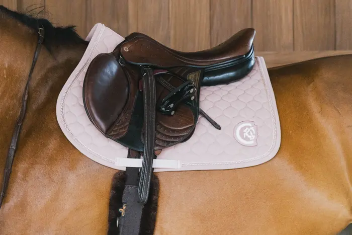 Kentucky Horsewear Schabracke Springen mit 3D Logo Onion Quilt - alte rose, Größe Warmblut Springen