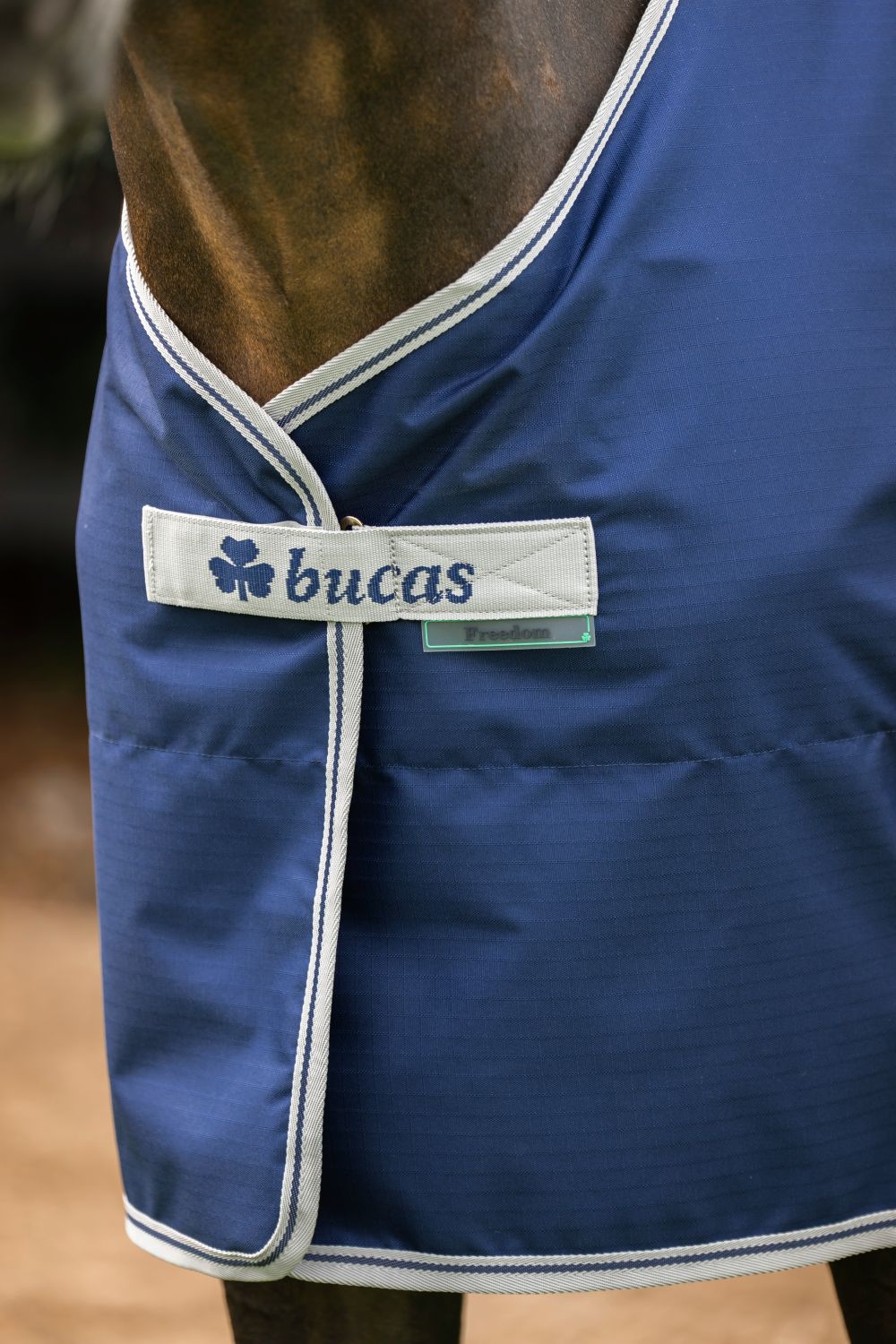 Bucas Freedom Turnout Light High Neck Regendecke